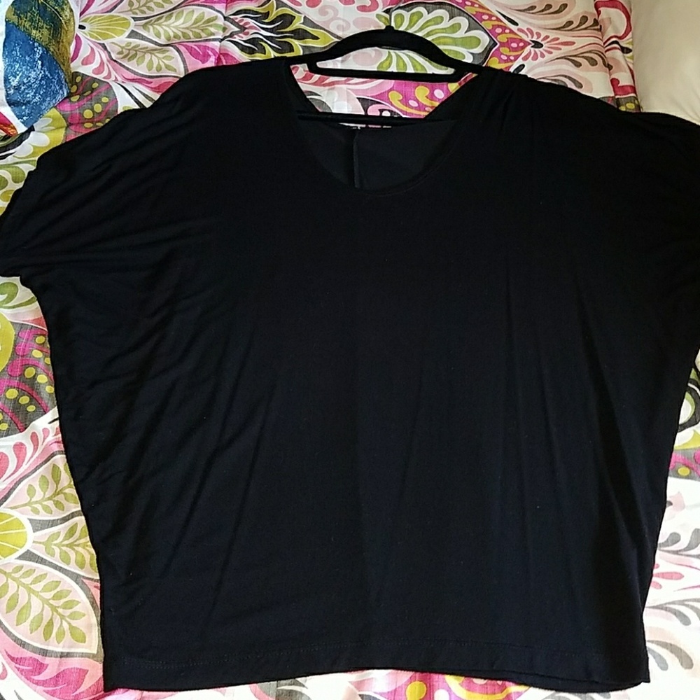 Black size medium bat wing top